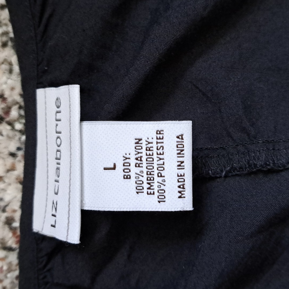 Embroidered sleeved shirt. - Picture 6 of 6